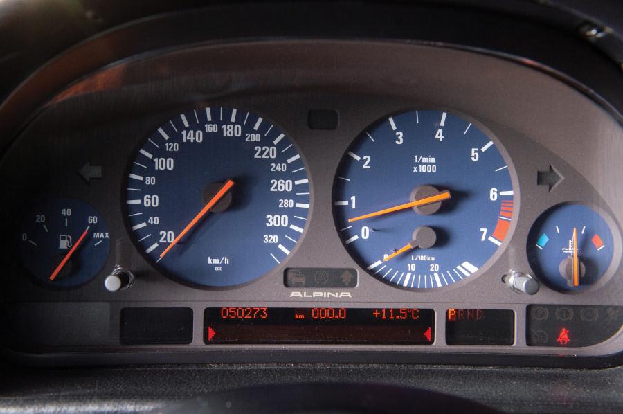 Панель приборов Alpina B12 6.0 (E38) 1999 года  (фото 4 из 19)